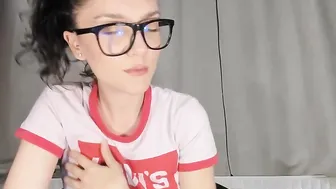 wineythepooh myfreecams gorgeous model seduces with big tits