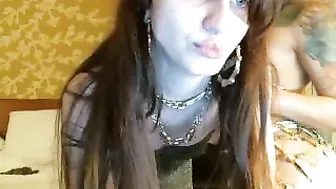 selerah myfreecams petite slut masturbates with her fingers