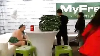 selerah myfreecams sweet thing masturbates shaved cunt