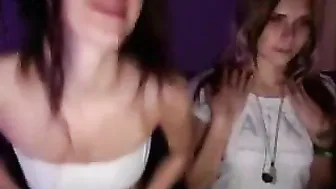 selerah myfreecams impressive wench effectively jerks her cap