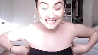 mthedoll myfreecams black-haired beauty pulls sex lips