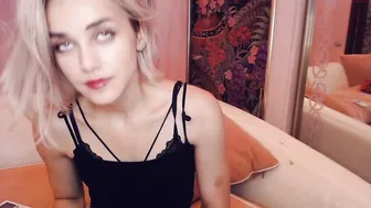 miss_smit chaturbate amazing slut pulls vaginal opening