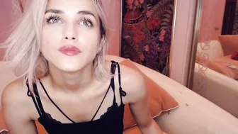 miss_smit chaturbate amazing slut pulls vaginal opening