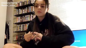 maxine_online chaturbate sexy slut caresses sex lips