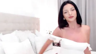 l_u_a_ myfreecams charming babe masturbates with sex toy