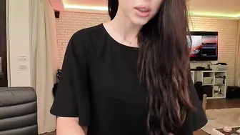 just_giamfc myfreecams Dark-haired chick