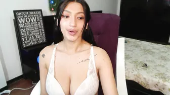 karyn_mae chaturbate shy chick caresses big tits