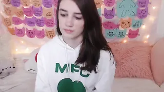 kitty myfreecams front seat thinks
