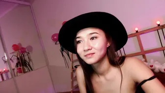 kiss_online chaturbate adult skin masturbates with fingers