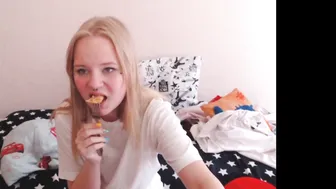 eternal_online chaturbate dark haired bitch gently pulls pussy