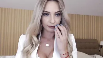 anyaa_ myfreecams decided to arrange a vipshow with a vulgar contest