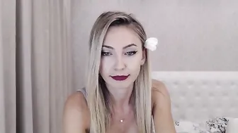 anyaa_ myfreecams extravagant babe blissfully bangs holes
