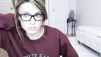 annbrooke myfreecams shows how deep a toy can be in your mouth