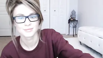 annbrooke myfreecams shows how deep a toy can be in your mouth