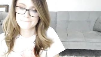 annbrooke myfreecams cute lady caresses shaved cunt