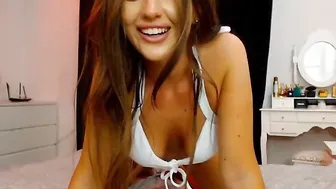 alessiaray myfreecams cute slut caresses the vagina with fingers