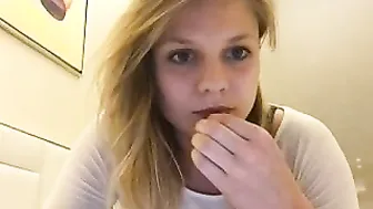taylorwolfe myfreecams luxury sluts jerking off