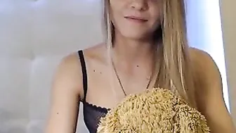 snowwhite4you myfreecams busty latina massages nipples