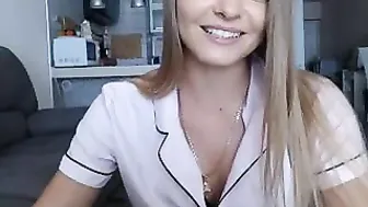 snowwhite4you myfreecams sexual passion pulls pussy phallus