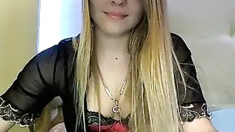 snowwhite4you myfreecams busty bitch jerks pussy with phallus