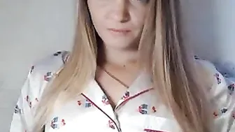 snowwhite4you myfreecams bitch with huge booty caresses hairy cunt