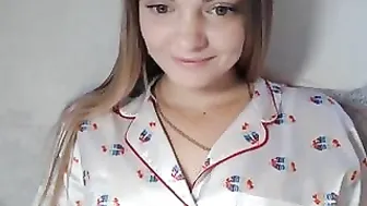 snowwhite4you myfreecams bitch with huge booty caresses hairy cunt