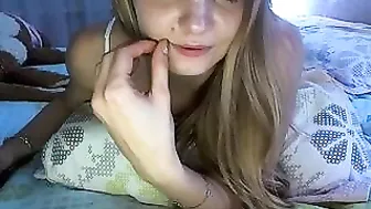 snowwhite4you myfreecams busty slut fucks the lips sex