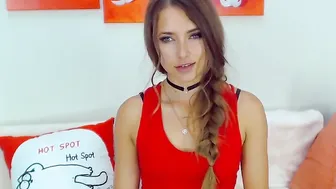maplesyrop myfreecams beauty is resting with pussy