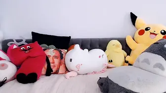 kati3kat myfreecams cute blonde girl got herself a finger on the couch