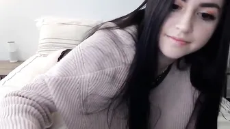 alyssashy myfreecams slut fucks the cap with his fingers