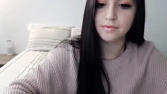 alyssashy myfreecams slut fucks the cap with his fingers