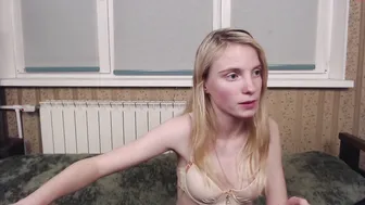 girl_summer97 chaturbate sexy chick caresses pussy and nipples
