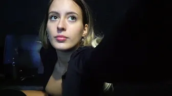 xkenandbarbiex chaturbate gorgeous mare gently massages pussy