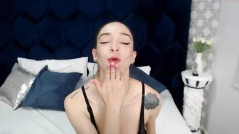 victtoria_lee chaturbate busty blonde is sucking a pussy