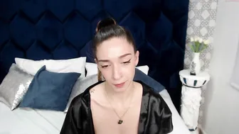 victtoria_lee chaturbate ardent beauty fondles intimate places