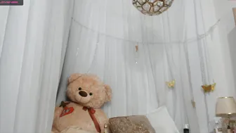 violet_white02 chaturbate thick mare fucks both holes