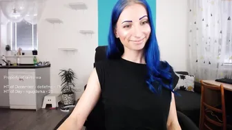 rainleiwa chaturbate crazy doll doll masturbates pussy