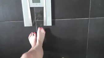 Penny beautiful lady pulls pussy