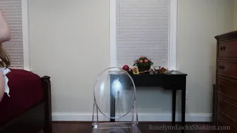 RoselynnLocks fucks herself with black dildo