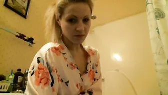 Queenchristina whore model shows off her beauty