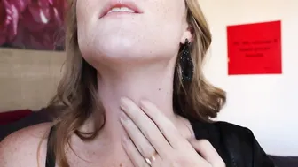 Littleredheadlisa attractive babe caresses lips sex