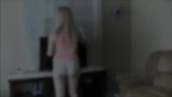 MissKaysie fingers in pussy