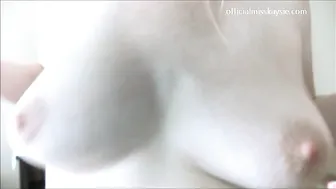 MissKaysie fingers in pussy