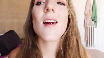 Littleredheadlisa beautiful lady gently masturbates pussy