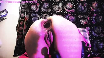 KinkyMedusa chubby bitch spreading lips sex and introduced the cap to sex toy