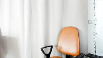 dyanne18 shrew babe kurolesit in the office