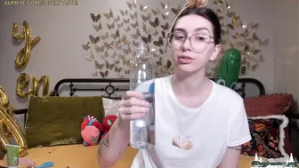 daydreamur_gurl fat chick fucks cunt with phallus