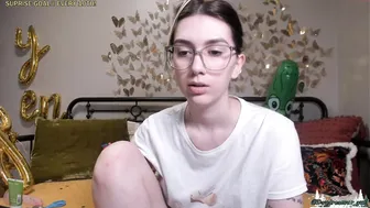 daydreamur_gurl fat chick fucks cunt with phallus