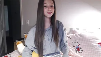 christine_horny pretty girl fucks her cap