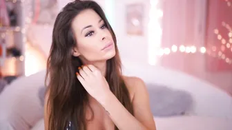 beniceandhug cute little woman pulling nipples